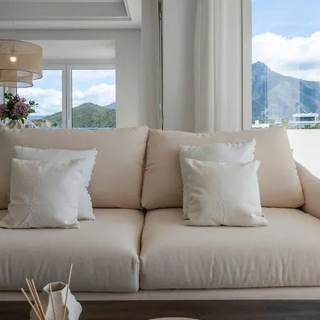 Апартаменти Elegant Duplex Penthouse With Sea And Mountain Views *
