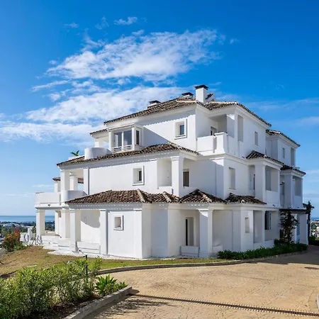 Elegant Duplex Penthouse With Sea And Mountain Views Апартаменти