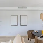 Appartement Elegant Duplex Penthouse With Sea And Mountain Views *