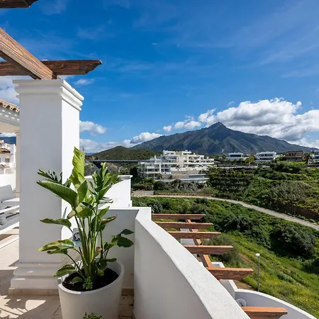 Apartament Elegant Duplex Penthouse With Sea And Mountain Views Marbella
