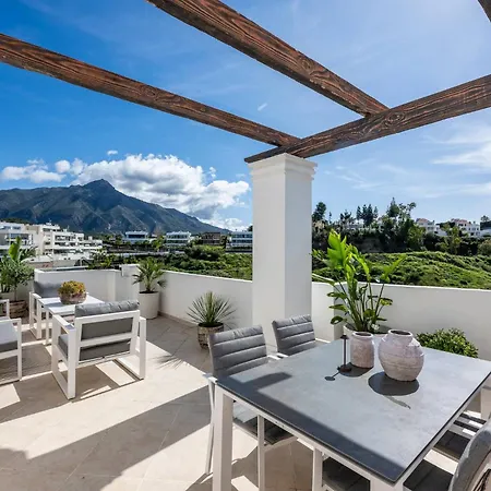 Elegant Duplex Penthouse With Sea And Mountain Views ماربيا