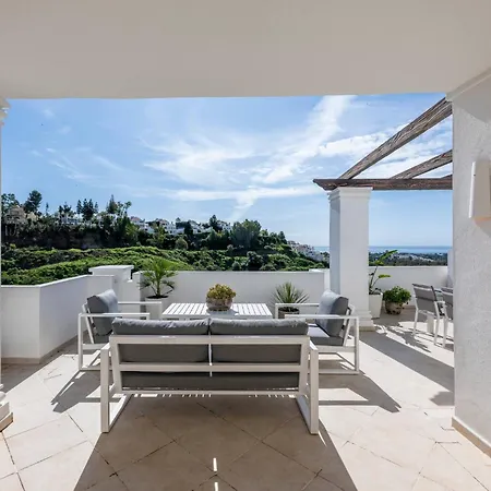 Elegant Duplex Penthouse With Sea And Mountain Views Apartament