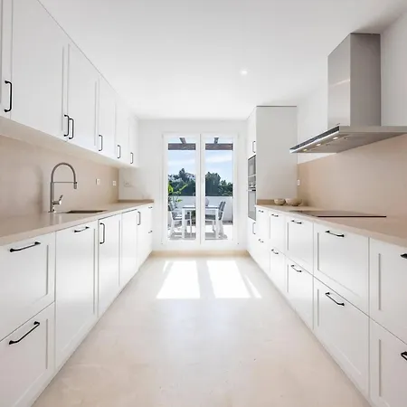 Appartement Elegant Duplex Penthouse With Sea And Mountain Views *