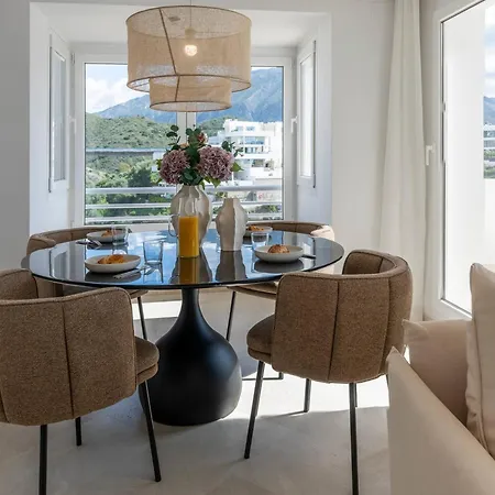 Elegant Duplex Penthouse With Sea And Mountain Views *