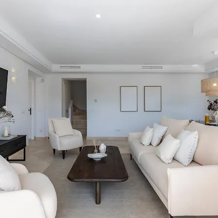 Elegant Duplex Penthouse With Sea And Mountain Views