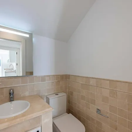 Elegant Duplex Penthouse With Sea And Mountain Views Apartament Marbella