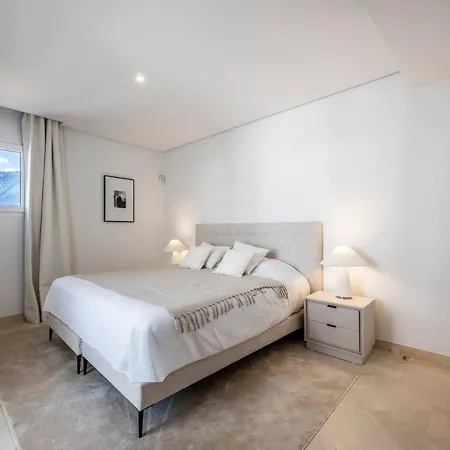 Appartement Elegant Duplex Penthouse With Sea And Mountain Views