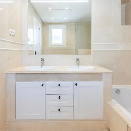 Appartement Elegant Duplex Penthouse With Sea And Mountain Views *