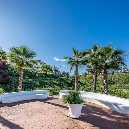 شقة Elegant Duplex Penthouse With Sea And Mountain Views