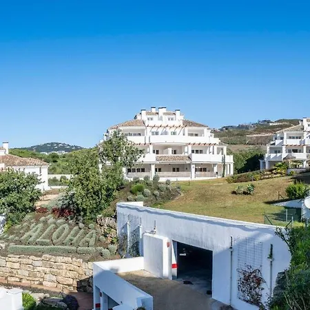 Elegant Duplex Penthouse With Sea And Mountain Views *