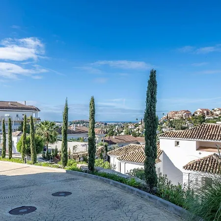 Elegant Duplex Penthouse With Sea And Mountain Views *
