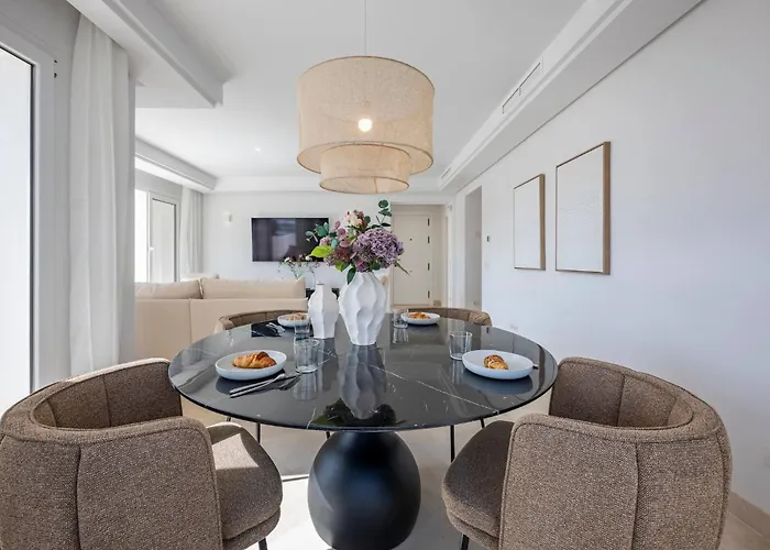 Elegant Duplex Penthouse With Sea And Mountain Views Apartment *
