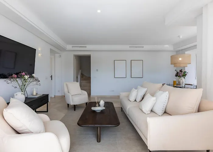 Elegant Duplex Penthouse With Sea And Mountain Views