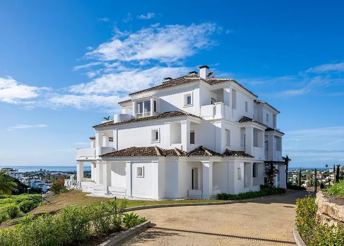 Elegant Duplex Penthouse With Sea And Mountain Views Apartment