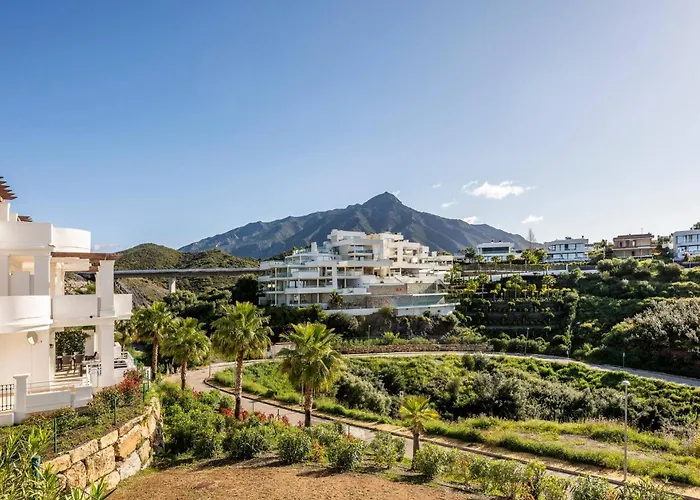 Elegant Duplex Penthouse With Sea And Mountain Views Apartment *