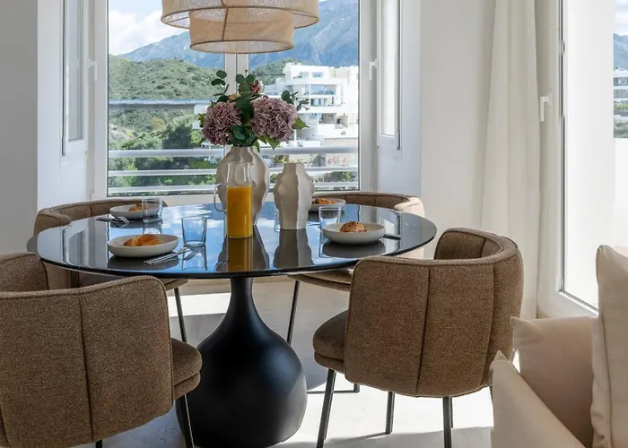 Elegant Duplex Penthouse With Sea And Mountain Views *