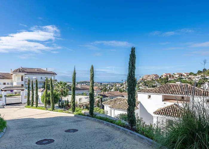 Elegant Duplex Penthouse With Sea And Mountain Views *