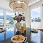 Elegant Duplex Penthouse With Sea And Mountain Views Apartmán *