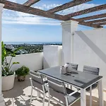 Elegant Duplex Penthouse With Sea And Mountain Views Apartmán