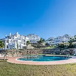 Elegant Duplex Penthouse With Sea And Mountain Views Apartmán *