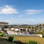 Elegant Duplex Penthouse With Sea And Mountain Views Apartmán